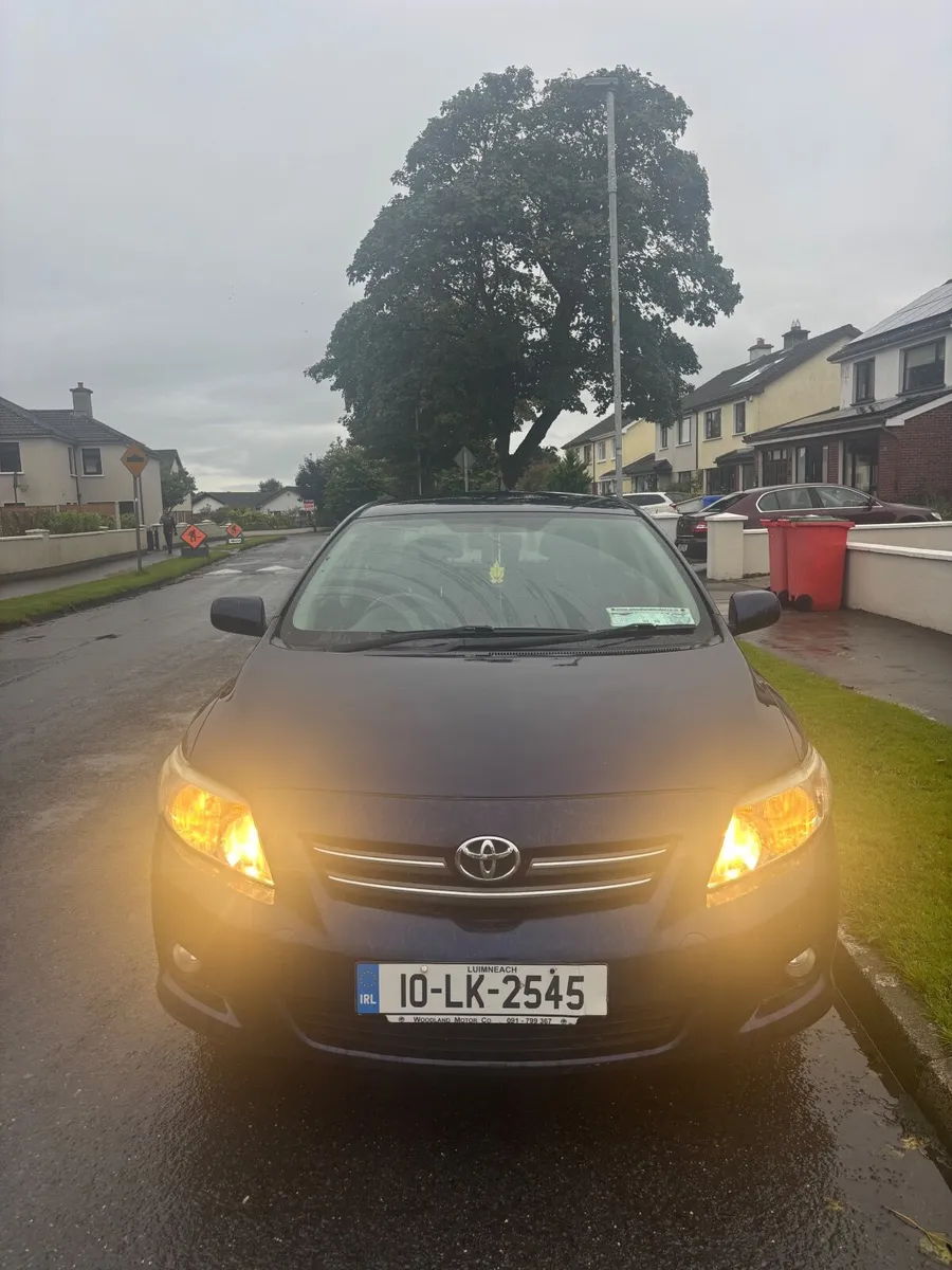 Toyota Corolla 2010 - Image 1