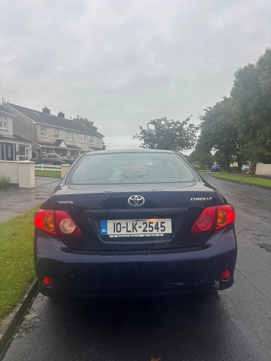 Toyota Corolla 2010 - Image 2