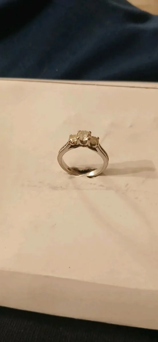 Engagement ring - Image 3