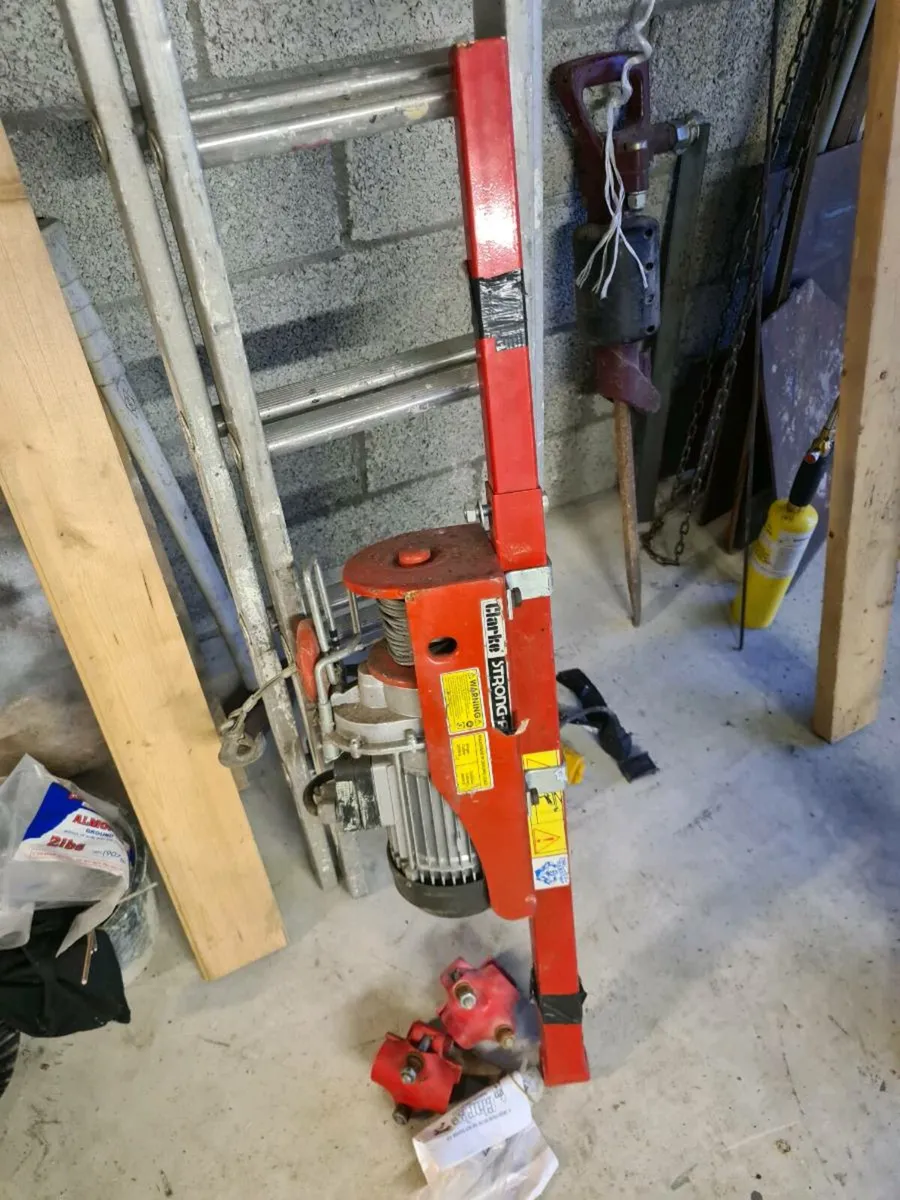 Electric hosit - Image 1