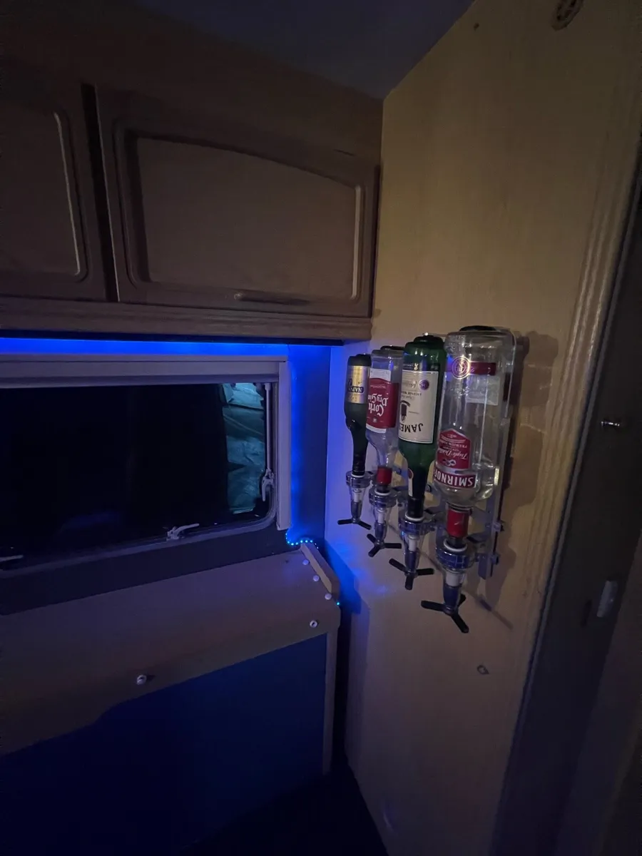 Abbey Caravan - Image 2