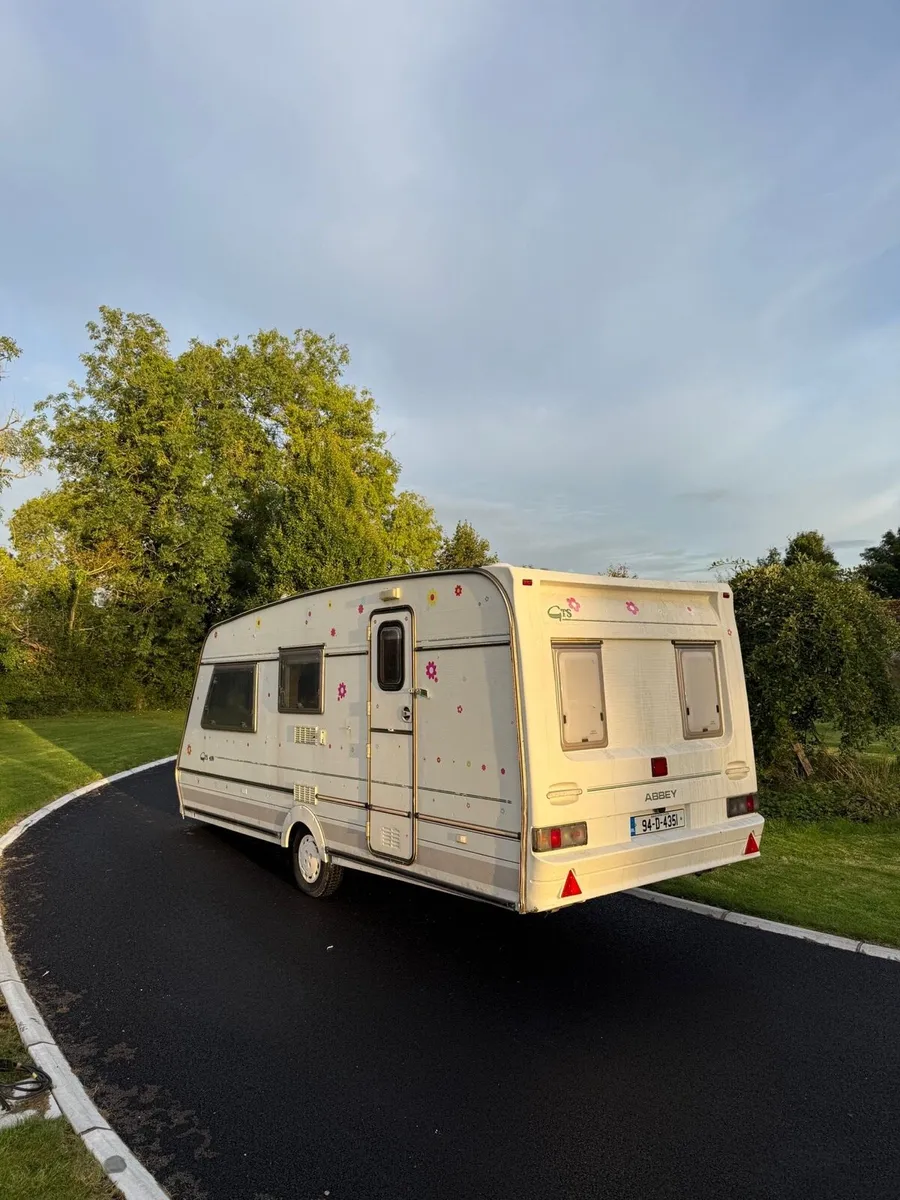 Abbey Caravan - Image 4