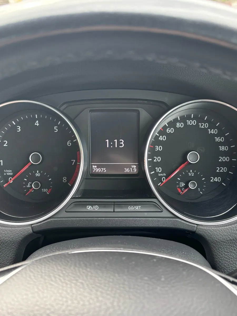 2017 Volkswagen Polo AUTOMATIC - Image 4