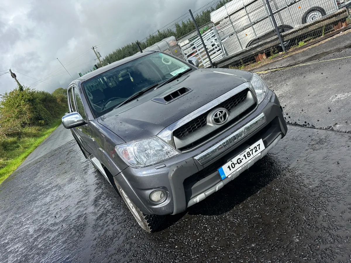 2010 Toyota Hilux - Image 4