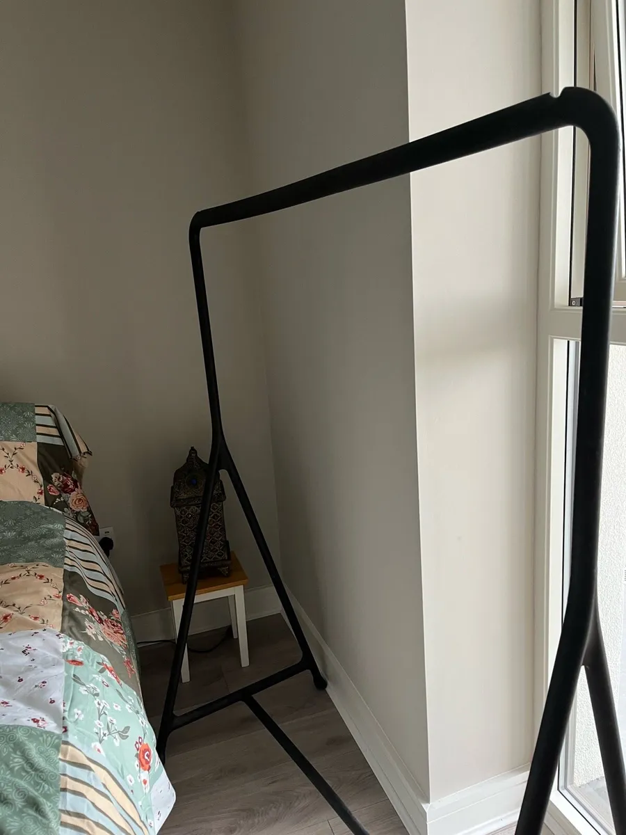 Clothes rack - Image 1