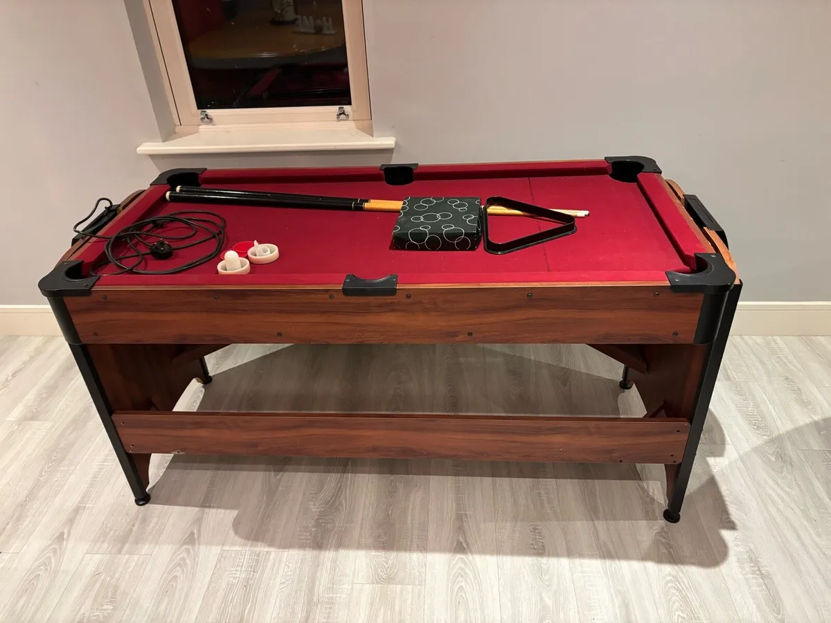 Pool table - Image 1