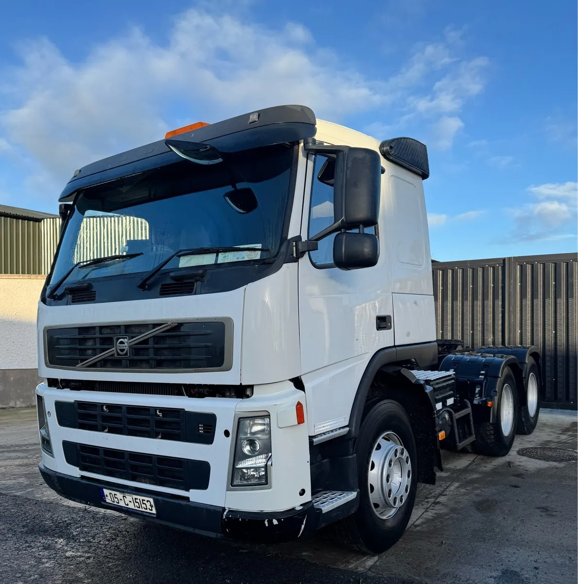2005 Volvo FM12 6X4 - Image 1