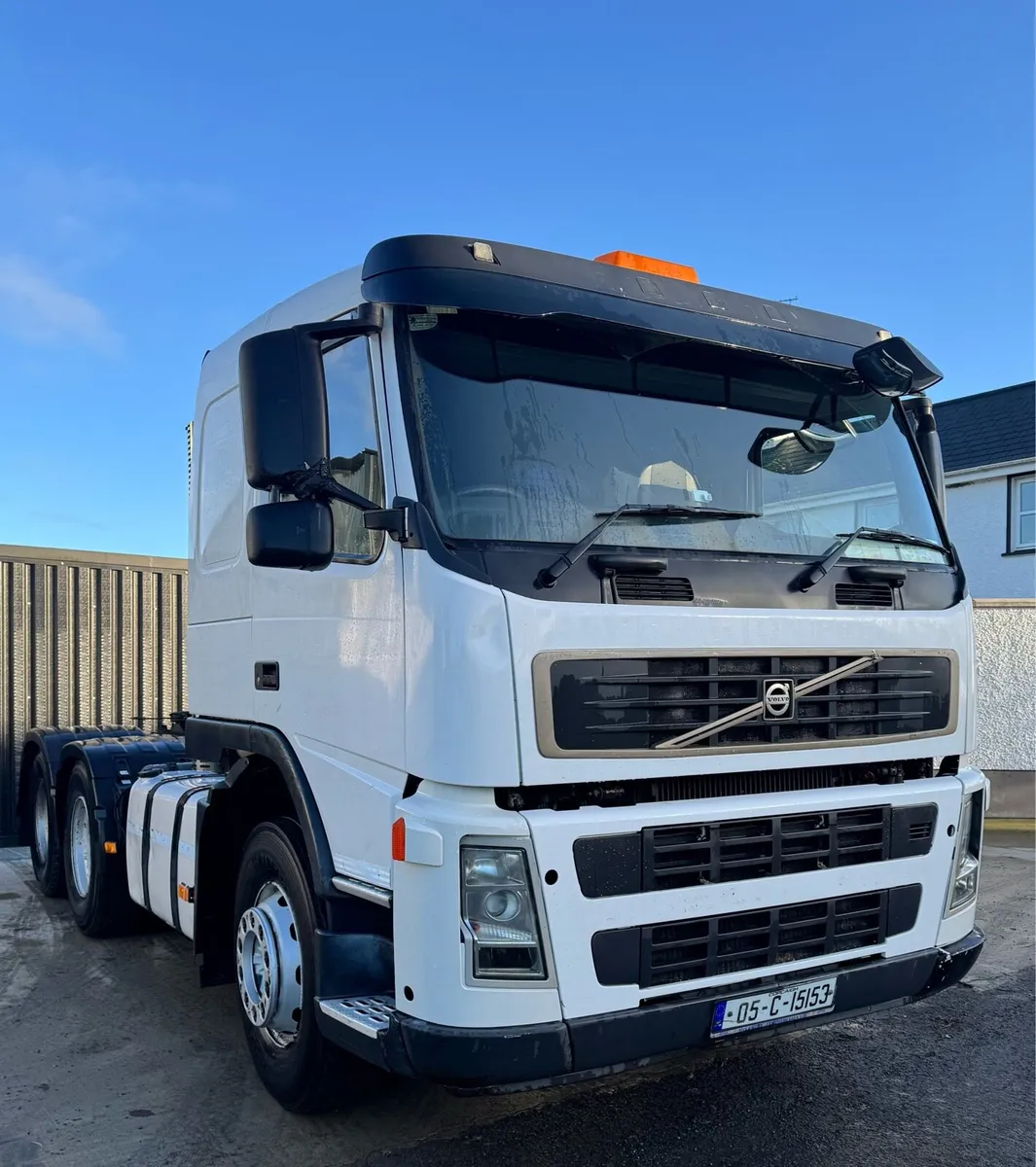 2005 Volvo FM12 6X4 - Image 2
