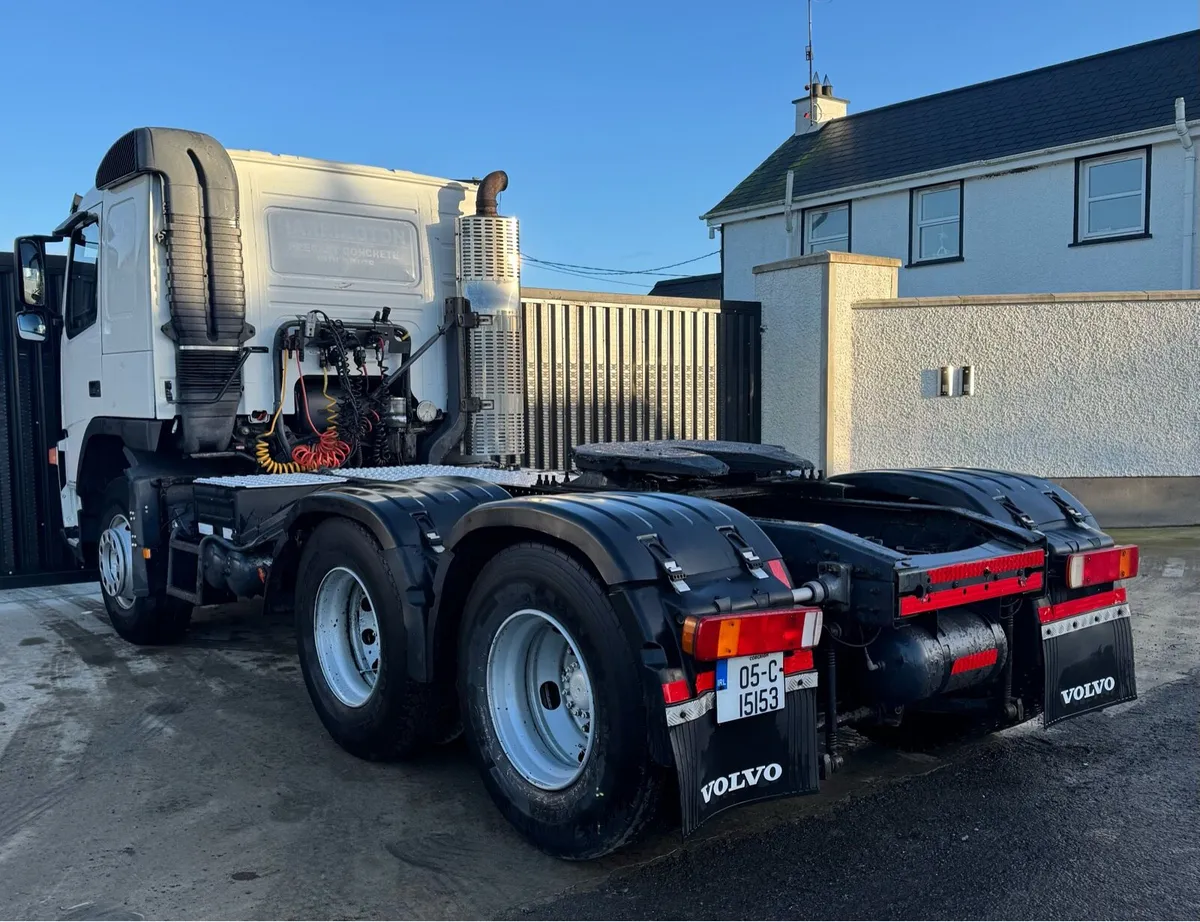2005 Volvo FM12 6X4 - Image 4