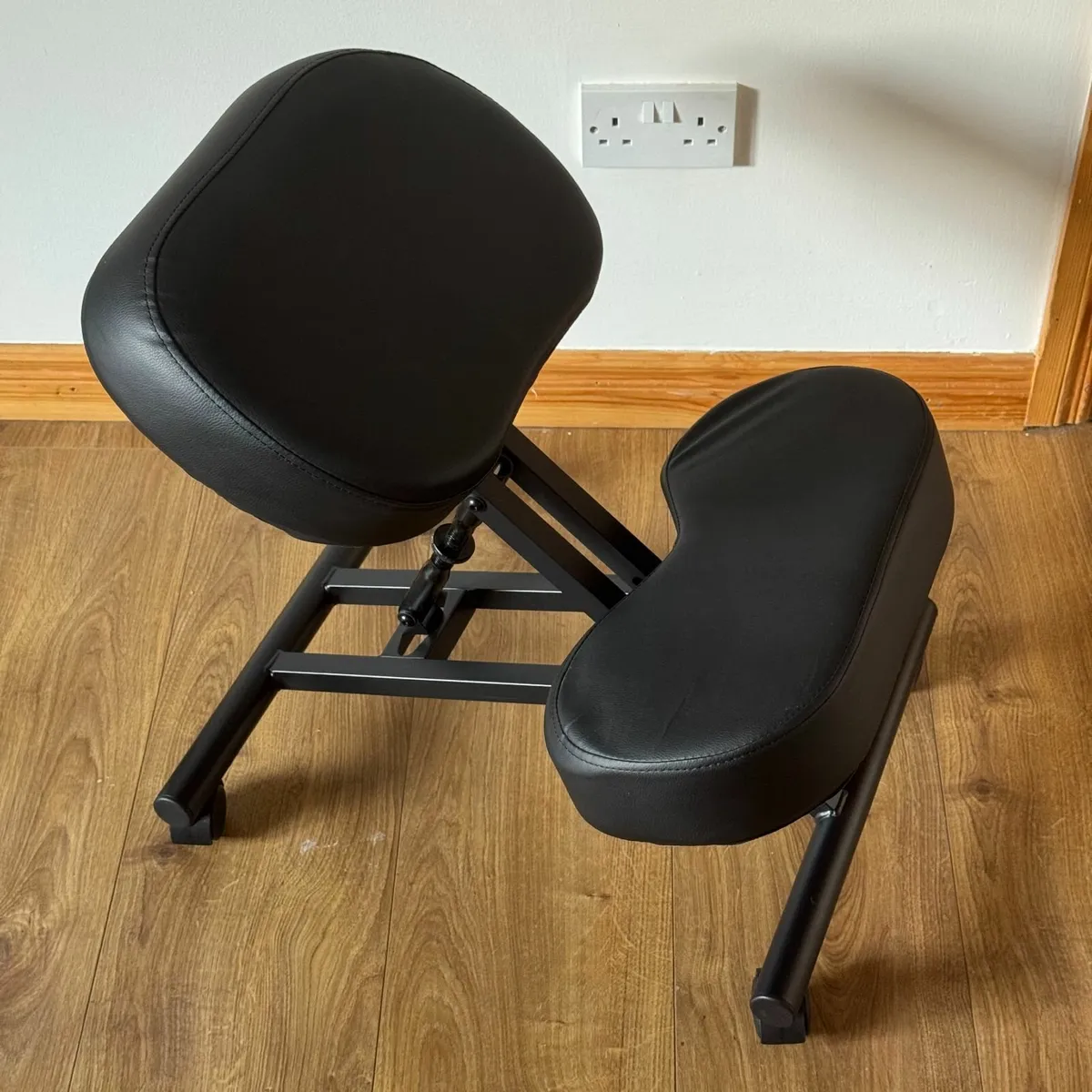 Ergonomic Kneeling Chair, Adjustable Stool - Image 2