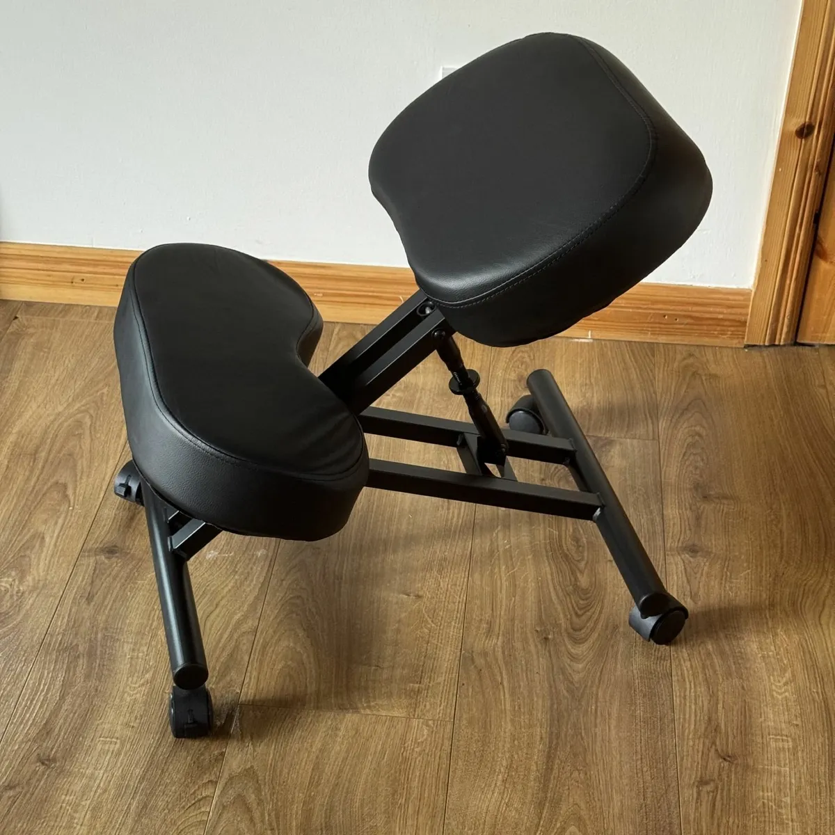 Ergonomic Kneeling Chair, Adjustable Stool - Image 4