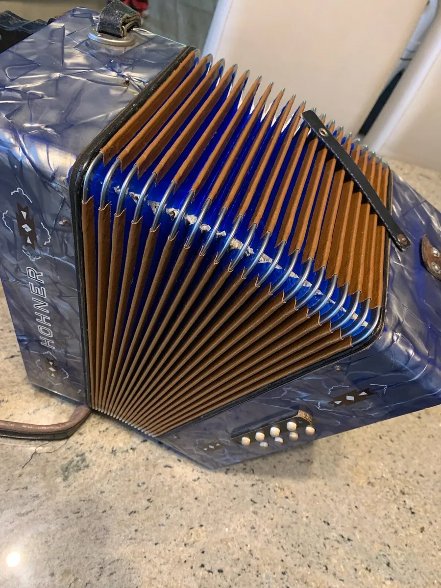 Hohner accordion - Image 3