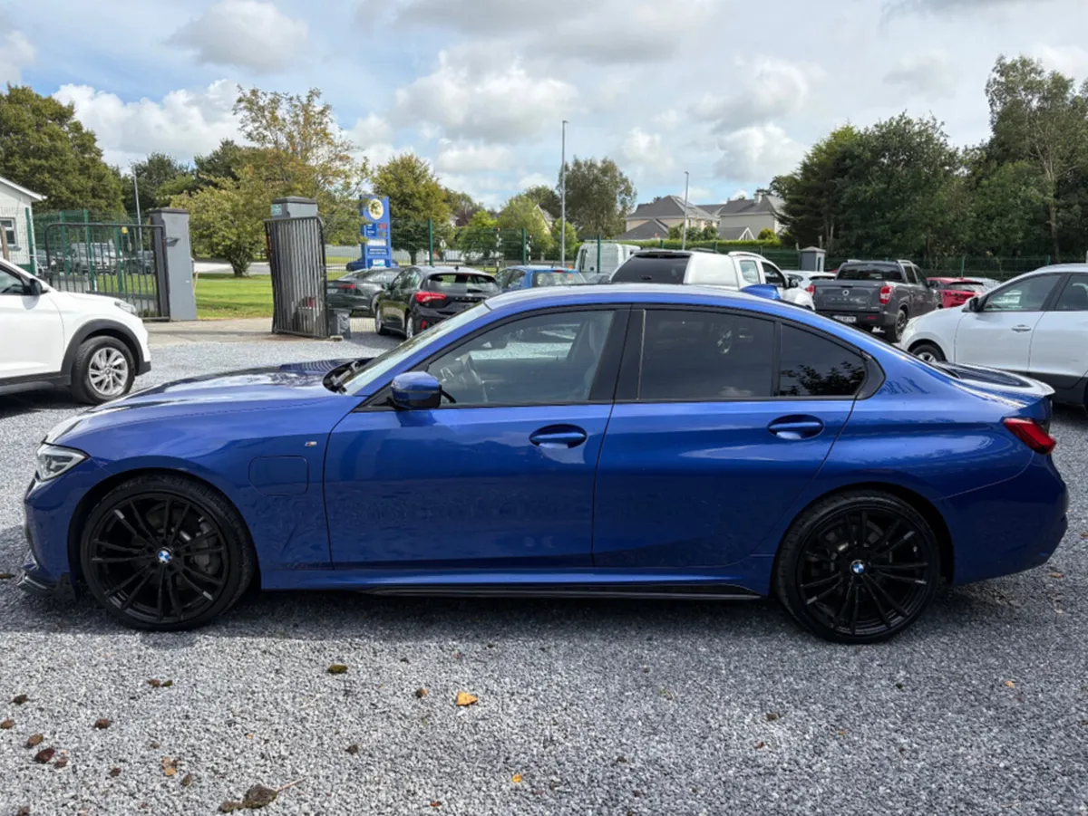 BMW 3-Series 330e M SPORT AUTO PLUG IN HYBRID// IM - Image 4