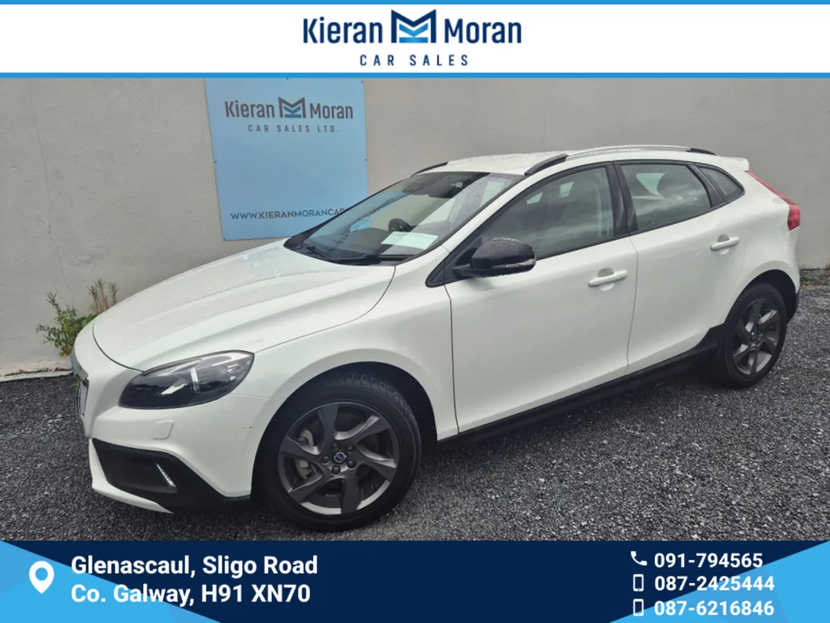 Volvo V40 AUTO - Image 1