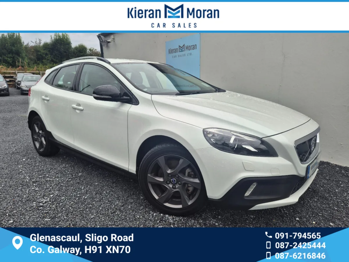 Volvo V40 AUTO - Image 2