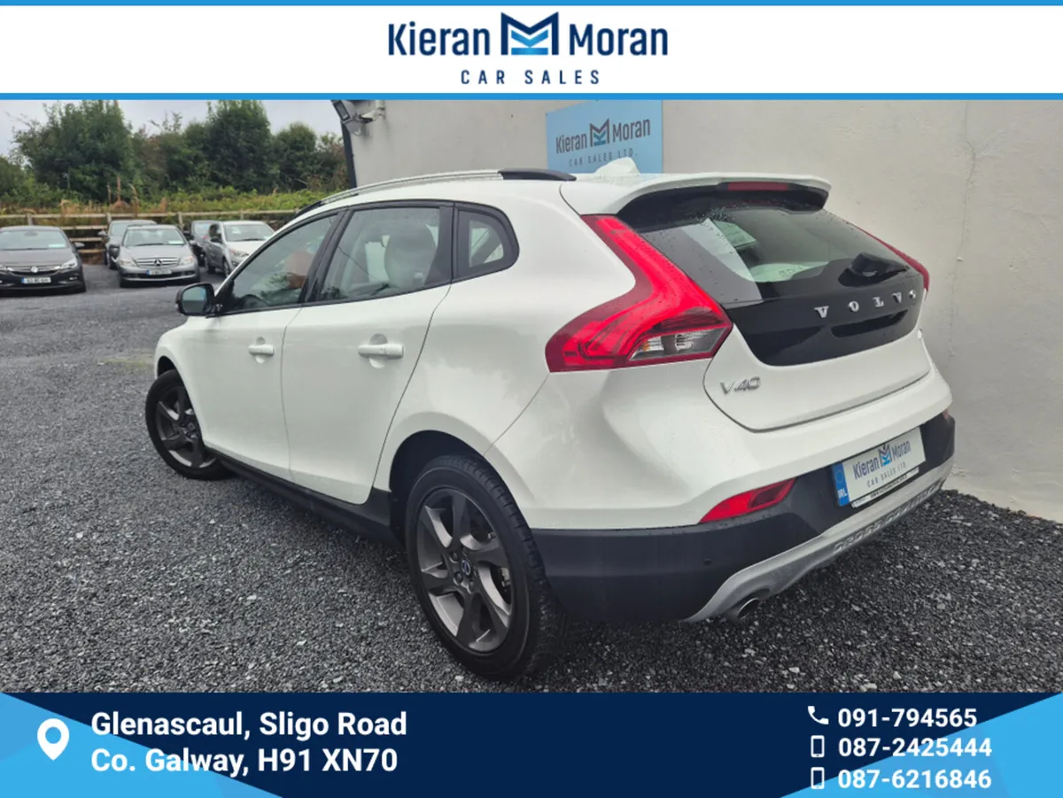 Volvo V40 AUTO - Image 3