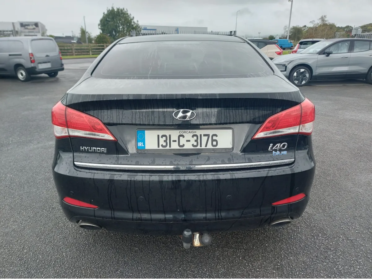 Hyundai i40 EXECUTIVE 4DR - Image 2