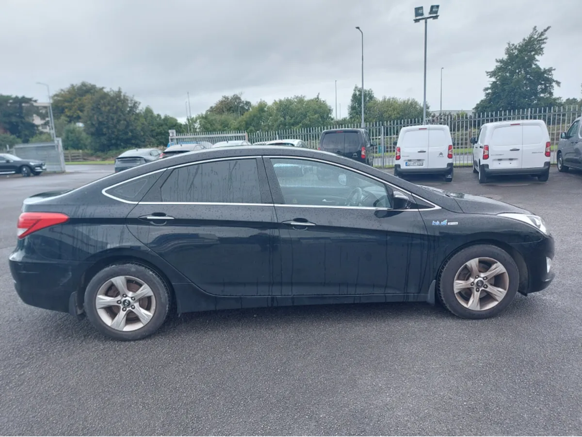 Hyundai i40 EXECUTIVE 4DR - Image 3