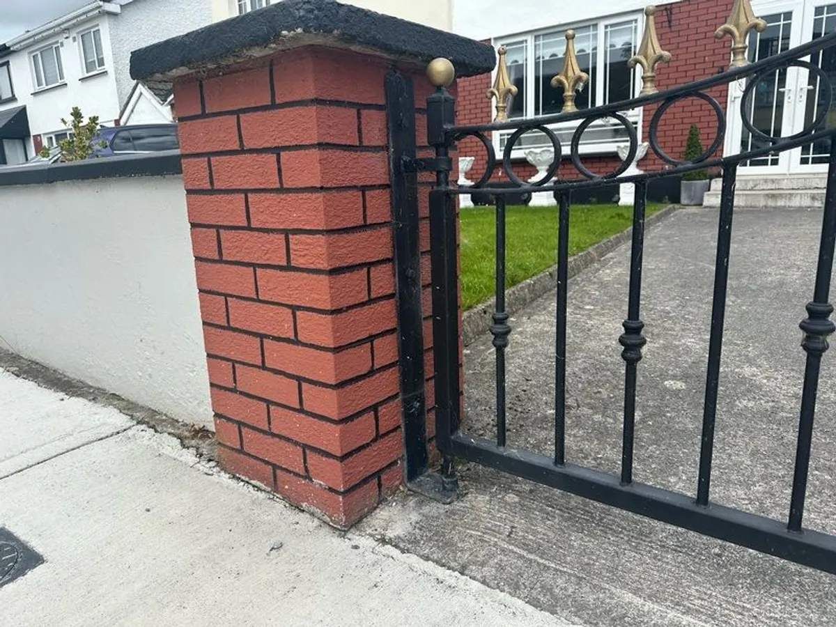 Gates - Image 4