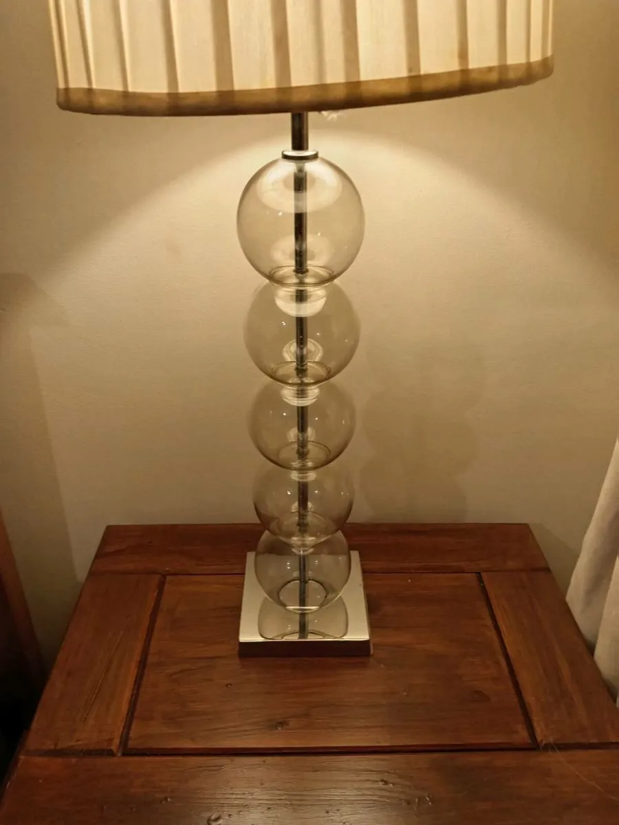Beautiful table lamp - Image 3
