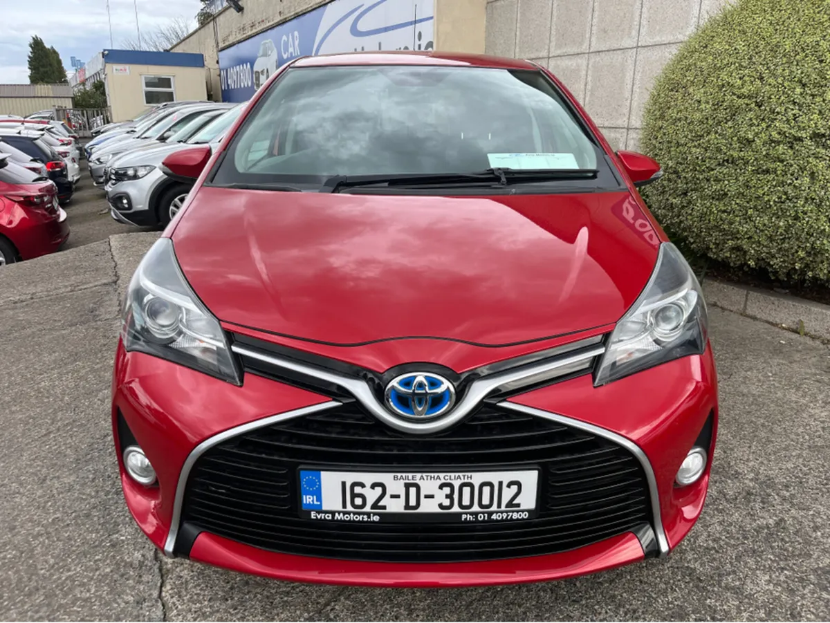 Toyota Vitz ICON VVT-I AUTOMATIC 1.5 HYBRID //LOW - Image 3
