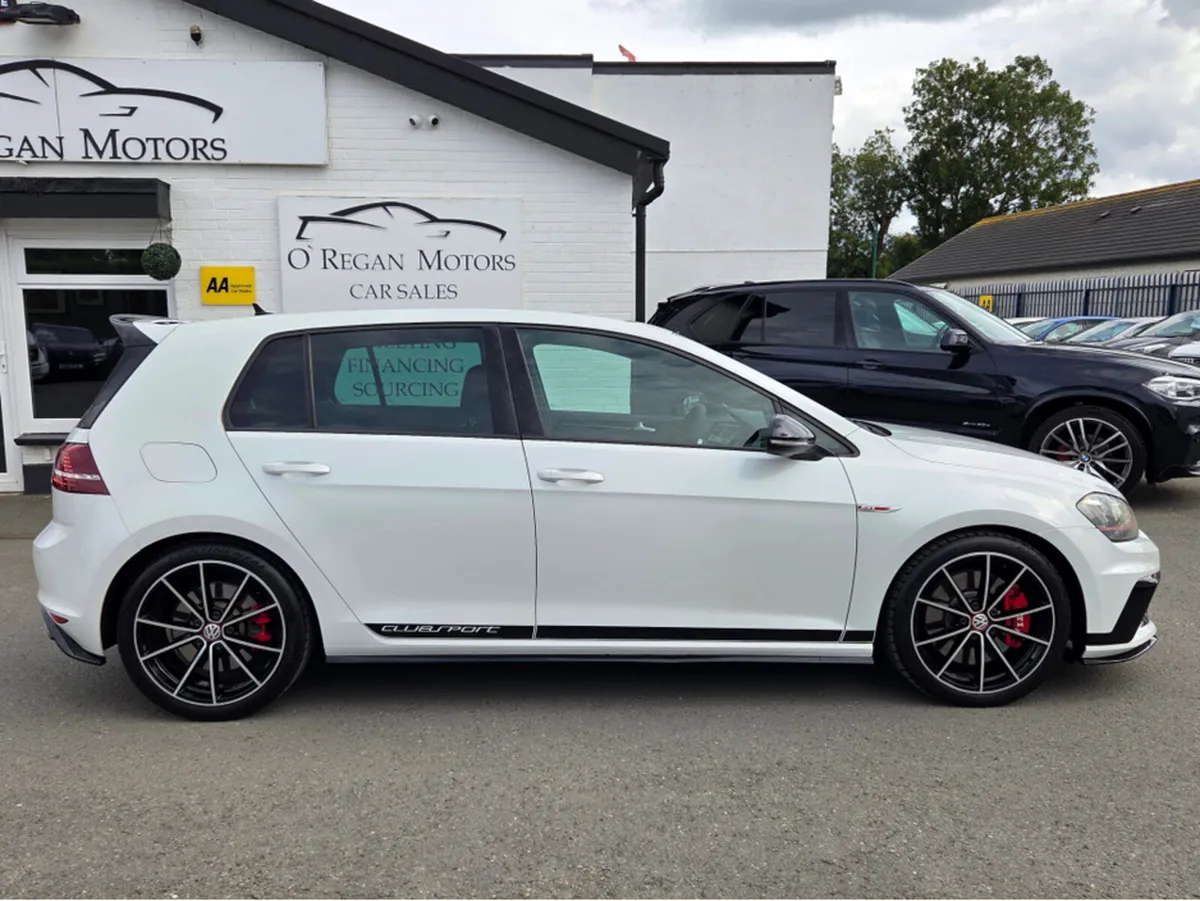 Volkswagen Golf GTI CLUBSPORT STREET EDITION - Image 2