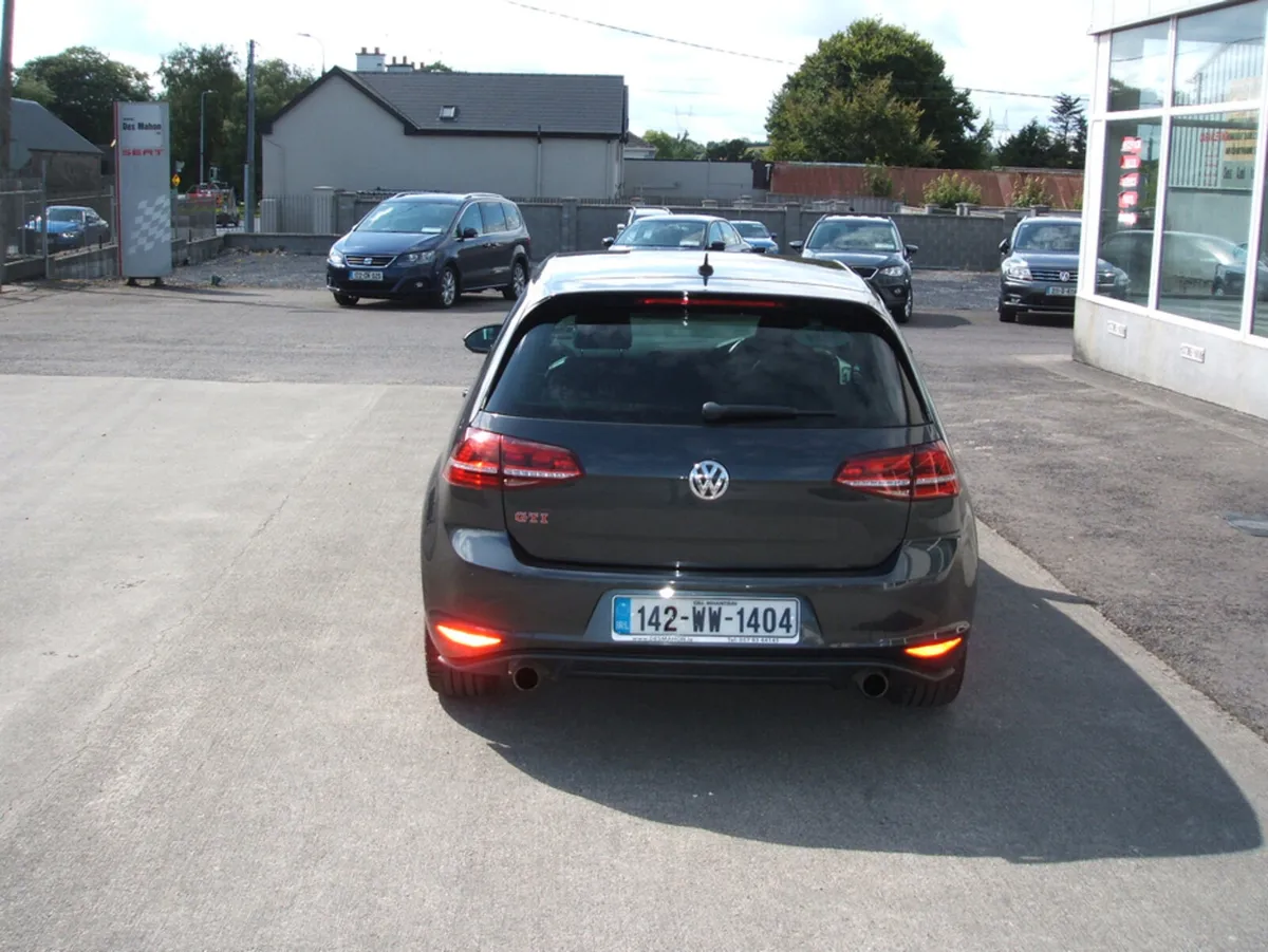 Volkswagen Golf 2.0 GTI PERFORMANCE 230PS 3DR - Image 4