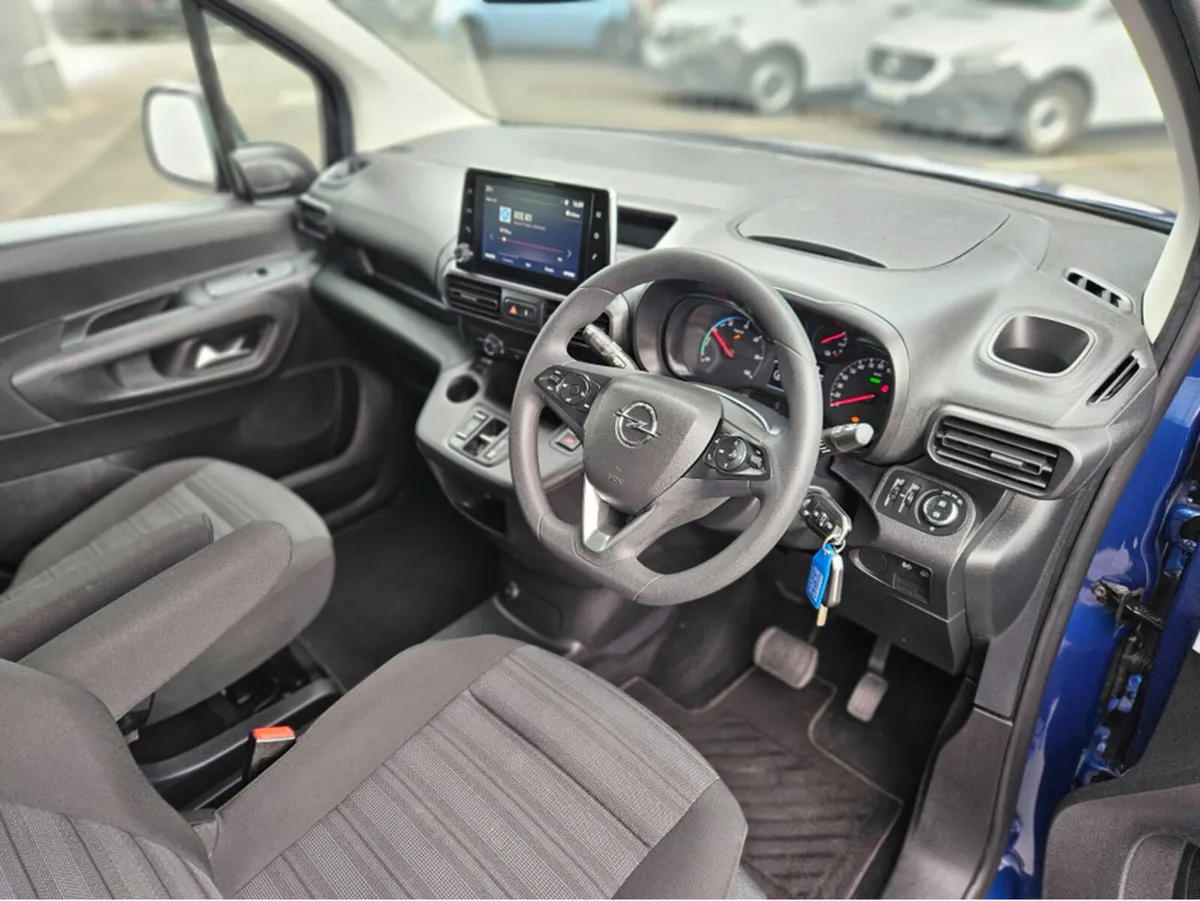 Opel Combo E LIFE 7 SEATER EDITION PLUS 100 K - Image 3