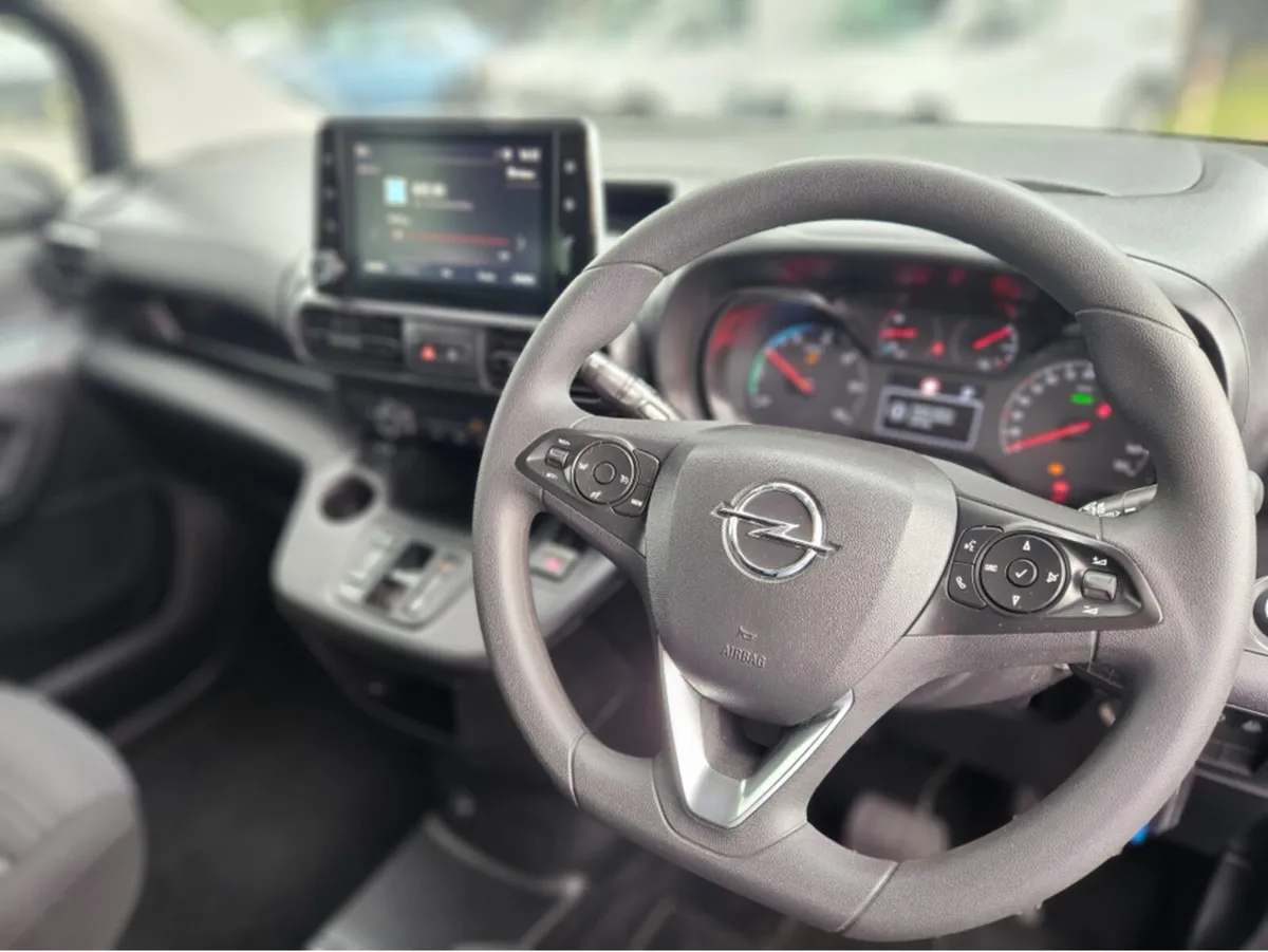Opel Combo E LIFE 7 SEATER EDITION PLUS 100 K - Image 4