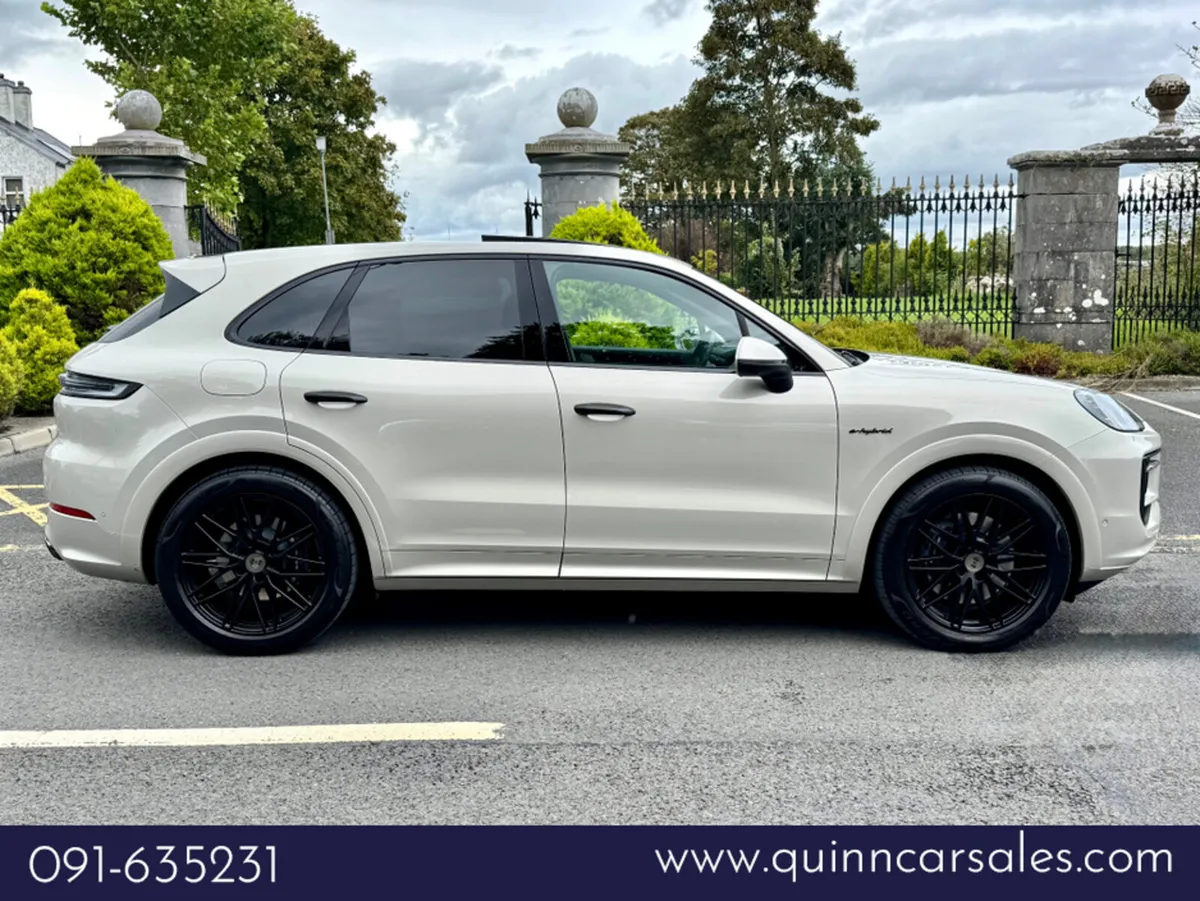 Porsche Cayenne 3.0 V6 E-HYBRID AUTO==BIG SPEC==SP - Image 2