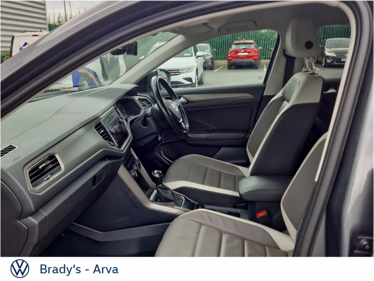 Volkswagen T-Roc DESIGN 2.0 TDI 115BHP M6F 5DR - Image 3