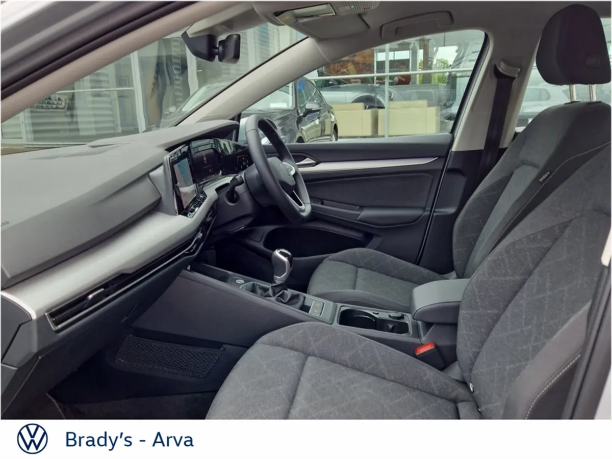 Volkswagen Golf LIFE 2.0 TDI 115BHP 5DR - Image 4