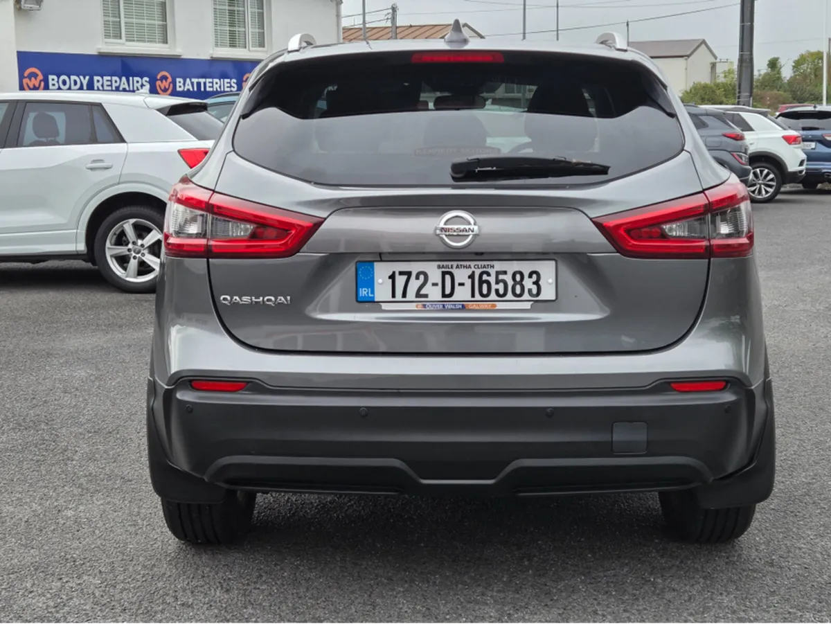 Nissan Qashqai 1.5 SV 18 4DR - Image 3