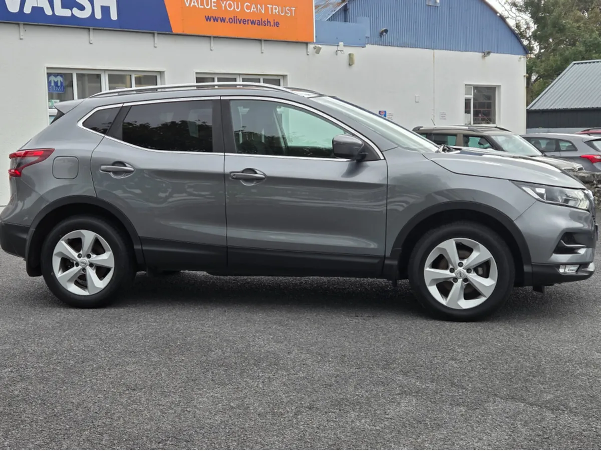 Nissan Qashqai 1.5 SV 18 4DR - Image 4
