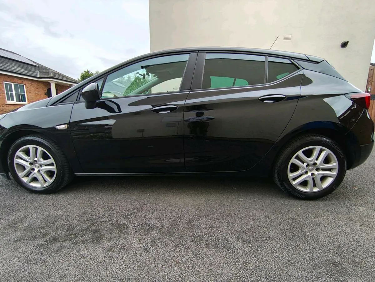 Opel Astra - Image 2