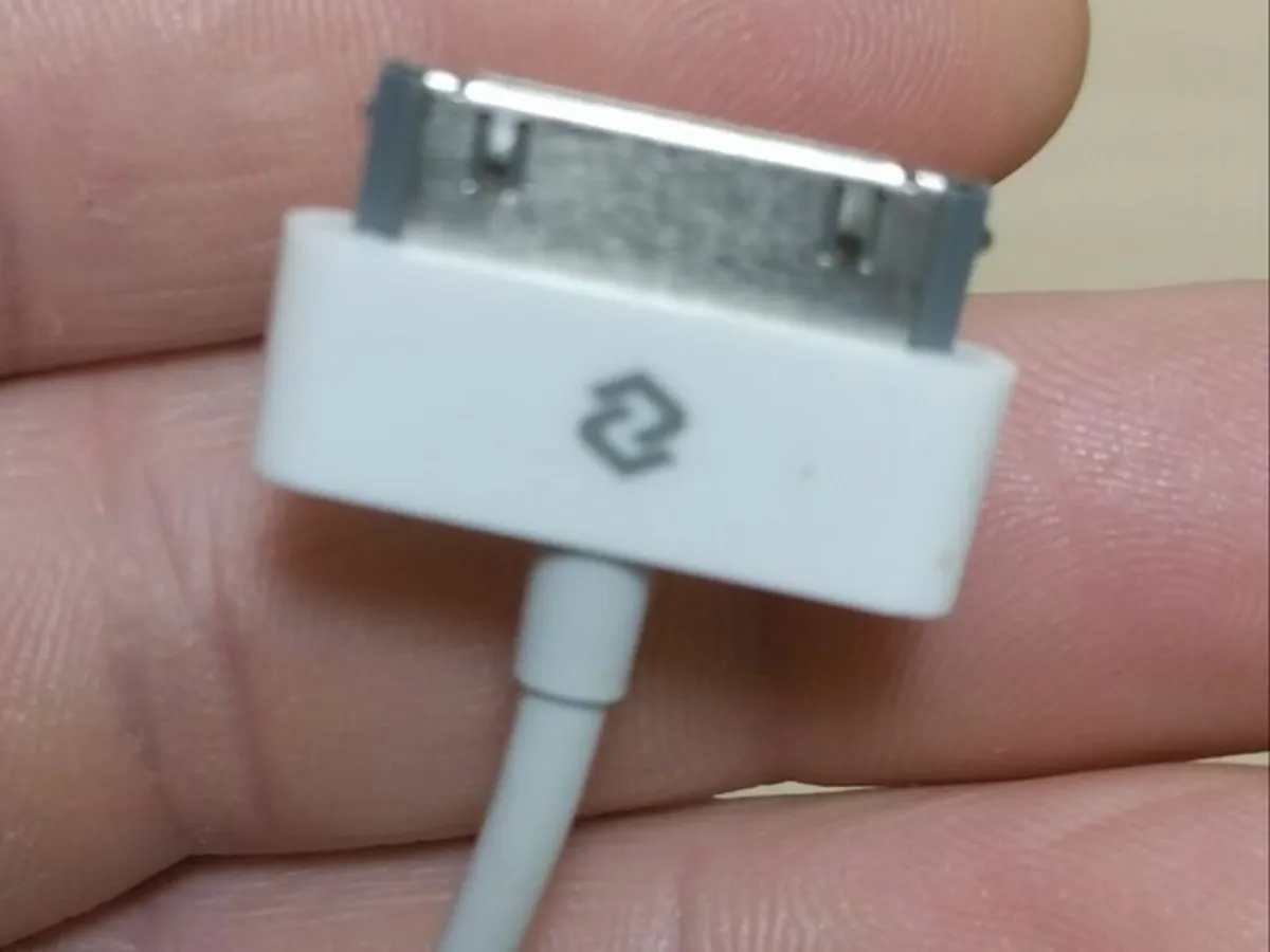 iphone 3/4 charger - Image 2