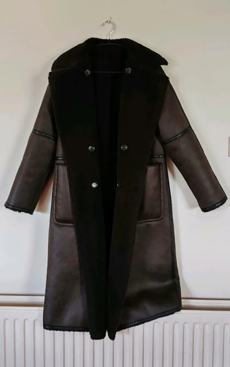 Ladies faux fur lined coat - Image 3