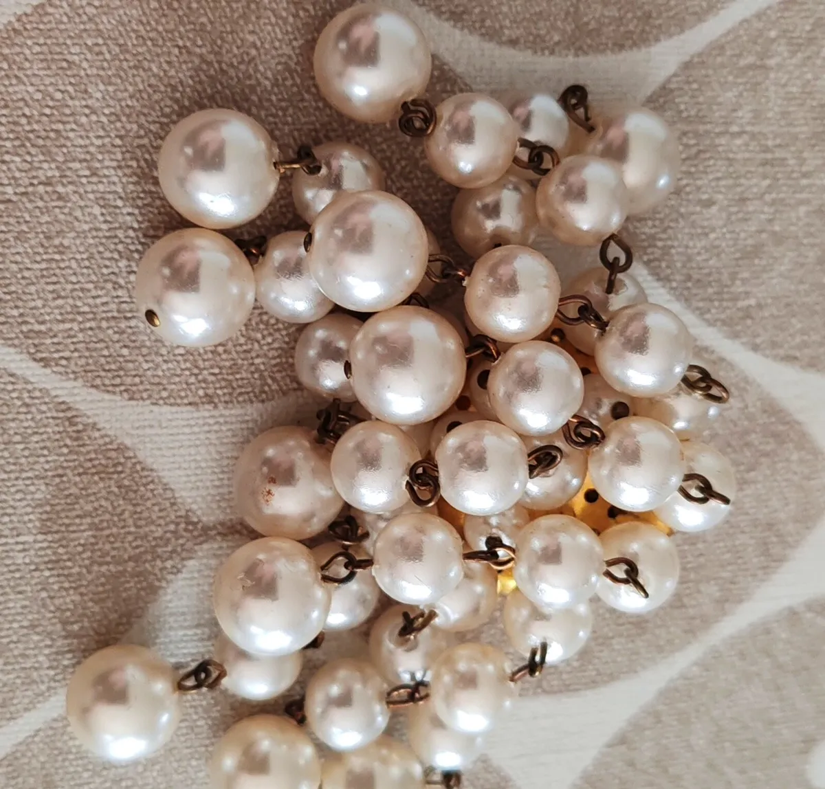 Vintage costume pearl brooch - Image 4