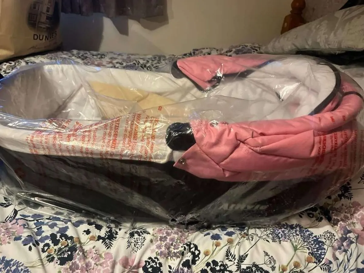 Prams - Image 2
