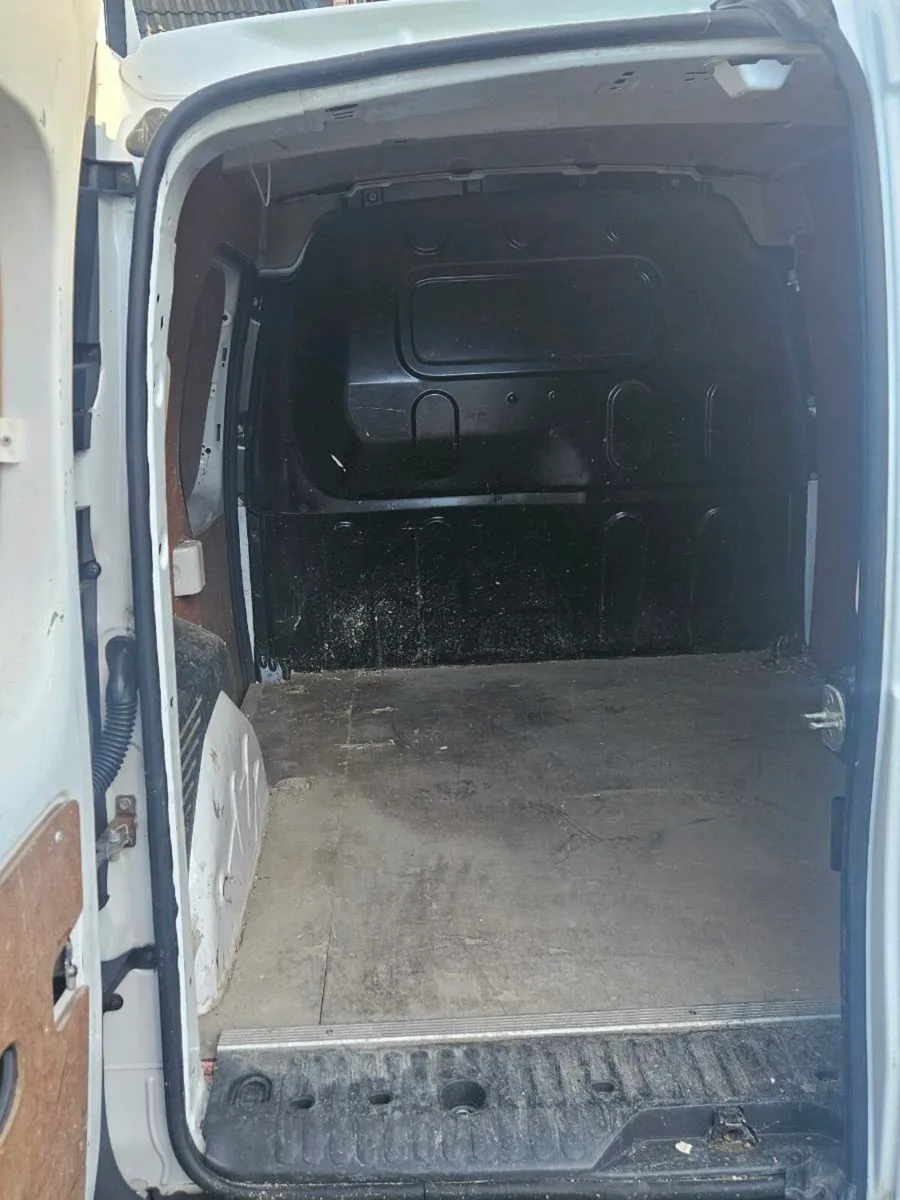 172 Renault kangoo - Image 4