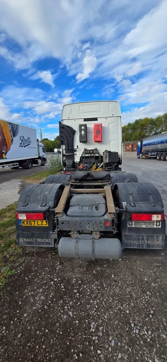 RENAULT  T RANGE ( 2017 ADR SPEC ) - Image 4