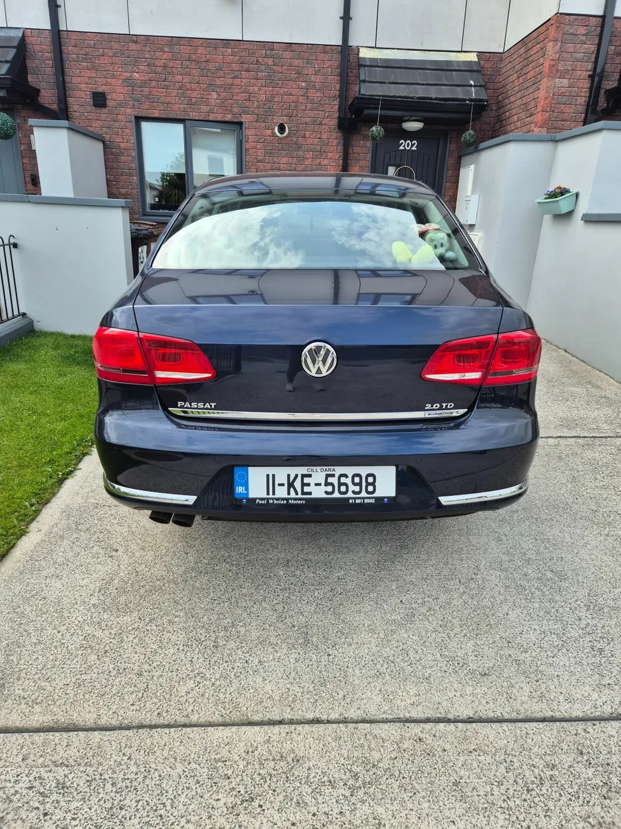 Volkswagen Passat 2011 - Image 1