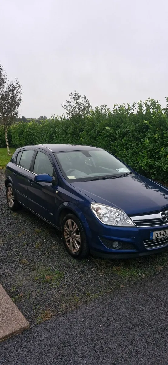 Opel Astra 2009 - Image 1