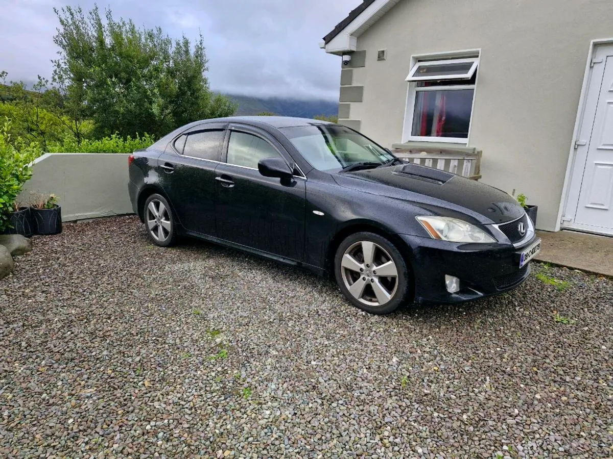 Lexus IS250 - Image 2