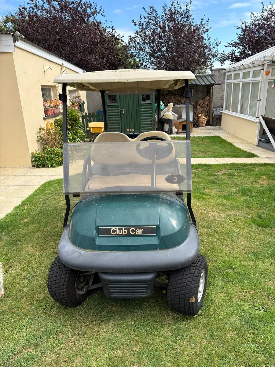 Golf buggy - Image 1