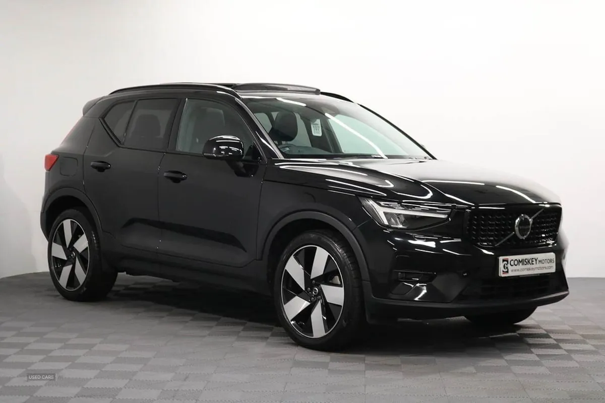 Volvo XC40 h T5 Ultimate Dark - Image 1