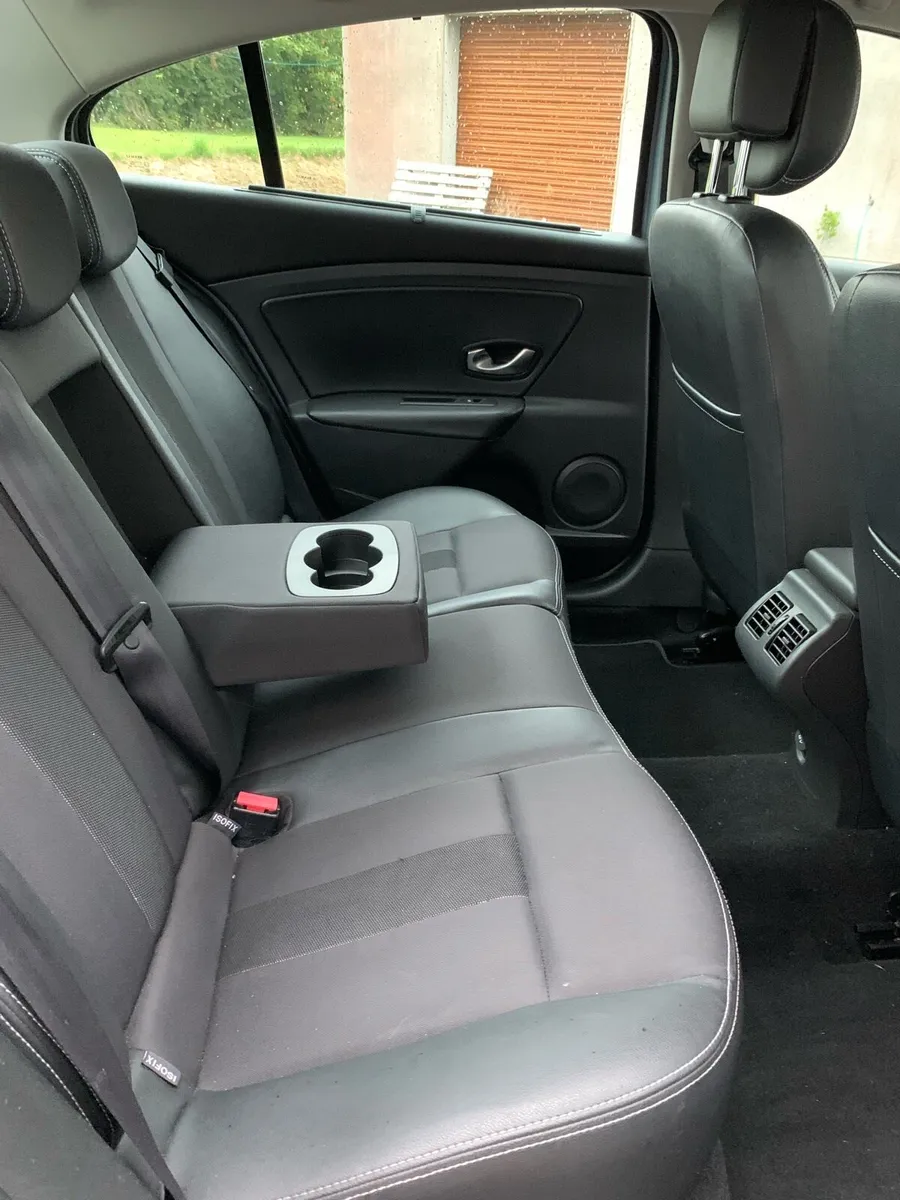 Car - Image 3