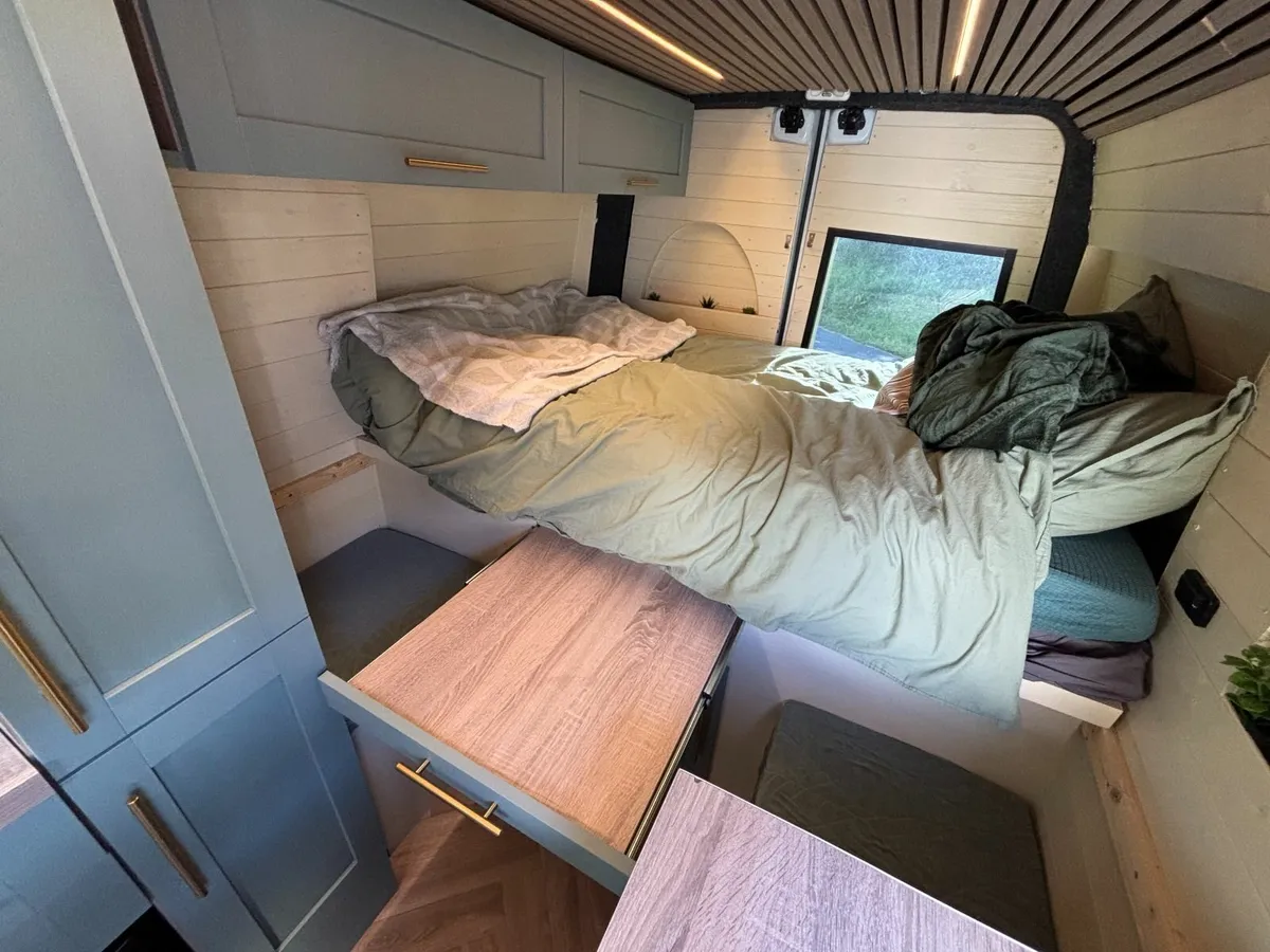 Camper Van - Image 4