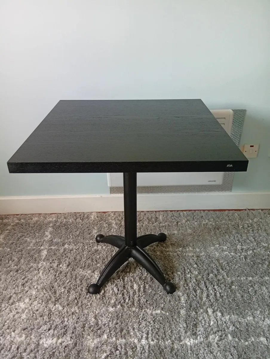 Universal Quality Sturdy kitchen table - Image 4
