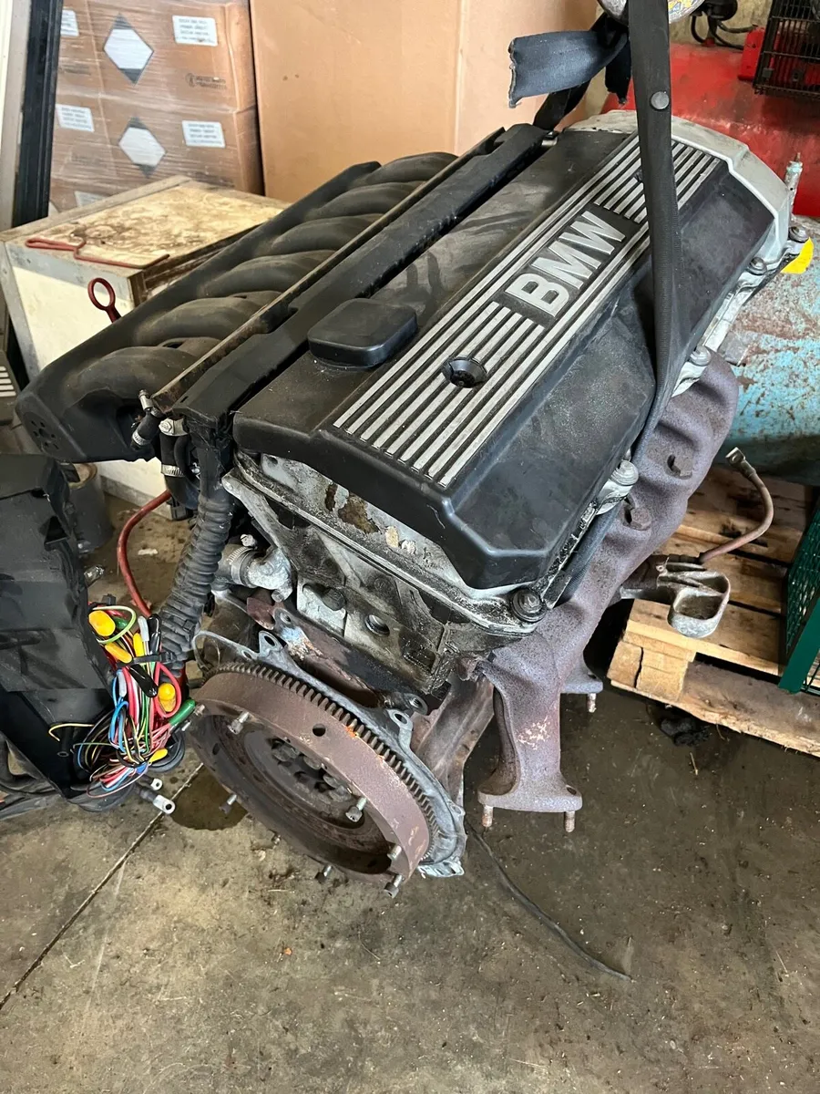 Bmw e36 M50b20 engine - Image 1